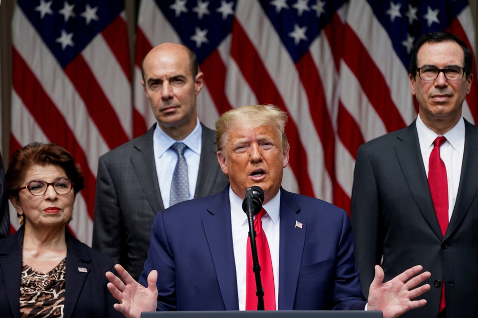 Præsident Donald Trump talte på fredagens pressemøde om den seneste jobrapport, der viser færre arbejdsløse end antaget.