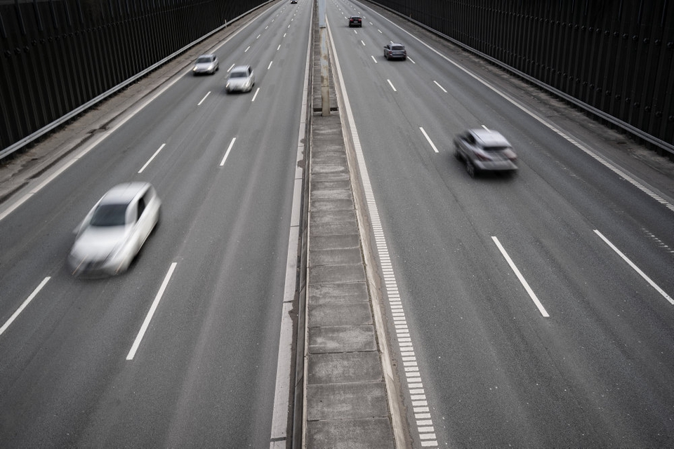 Fra 1. januar til 27. maj er der givet en forkert tillægsbøde til cirka 1400 bilister, der har overtrådt hastighedsgrænserne med mindst 30 procent på de danske motorveje. (Arkivfoto)