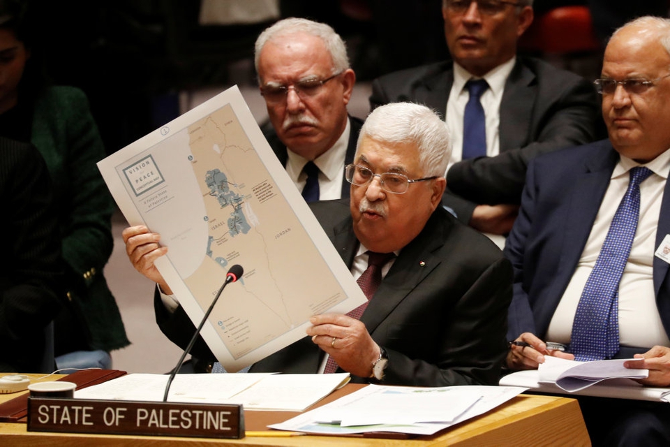 På et møde i FN's Sikkerhedsråd afviste lederen af det palæstinensiske selvstyre, Mahmoud Abbas, USA's fredsplan for Mellemøsten, der blev offentliggjort sidst i januar.