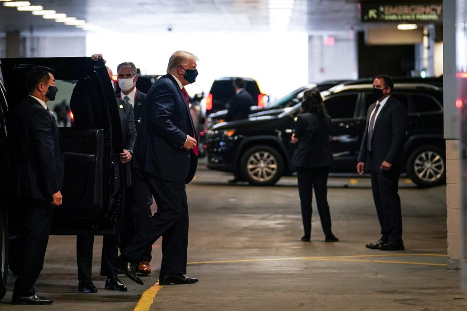 Præsident Donald Trump beøgte sin bror fredag på Presbyterian Hospital i New York. Dagen efter døde broren.
