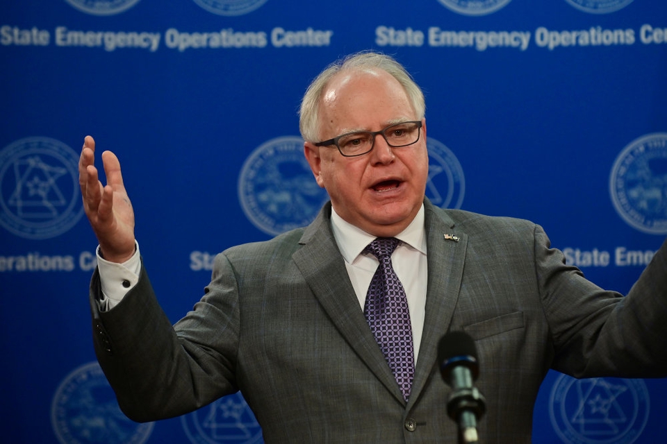 Guvernør Tim Walz offentliggjorde anklagen og undersøgelsen ved et pressemøde tirsdag eftermiddag lokal tid. (Arkivfoto.)
