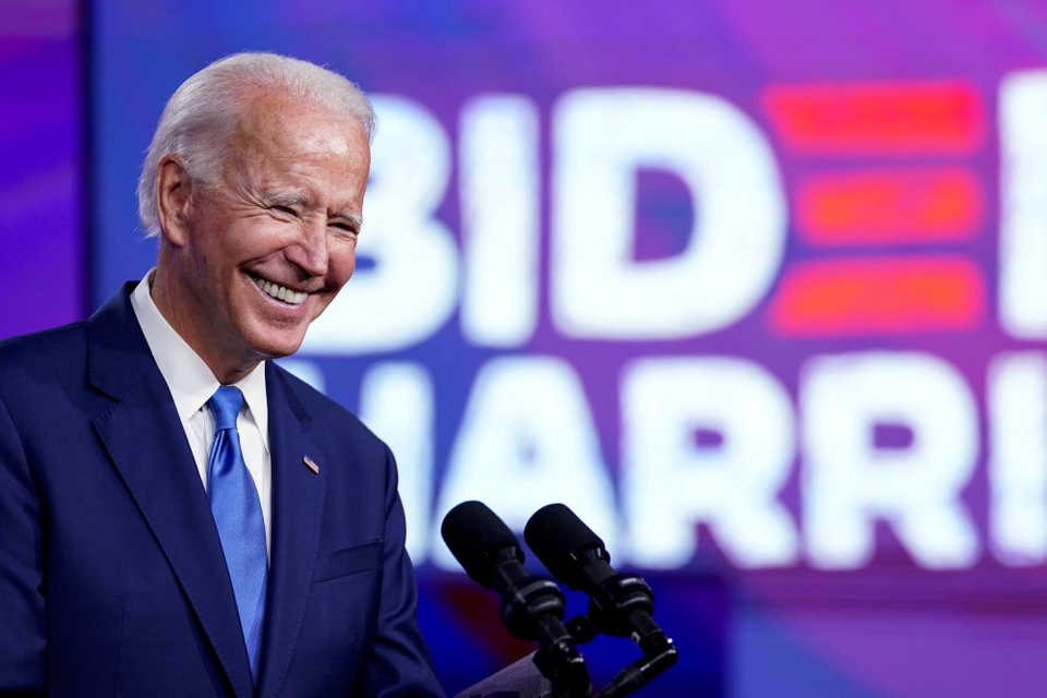 Demokraternes præsidentkandidat, Joe Biden, taler på et vælgermøde i byen Wilmington i Delaware. Han er på det seneste begyndt at rejse rundt i USA for at føre valgkamp.