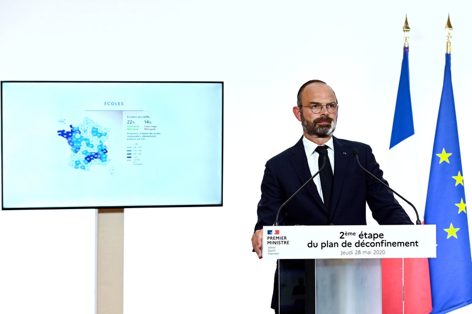 Den franske premierminister, Édouard Philippe, løftede torsdag sløret for en genåbning af samfundet fra næste uge.