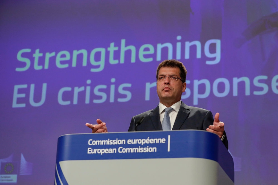 EU-Kommissionen vil sikre, at ingen EU-lande står alene, når de skal håndtere fremtidens kriser, selv om flere medlemslande bliver ramt af krise samtidigt. (Arkivfoto)