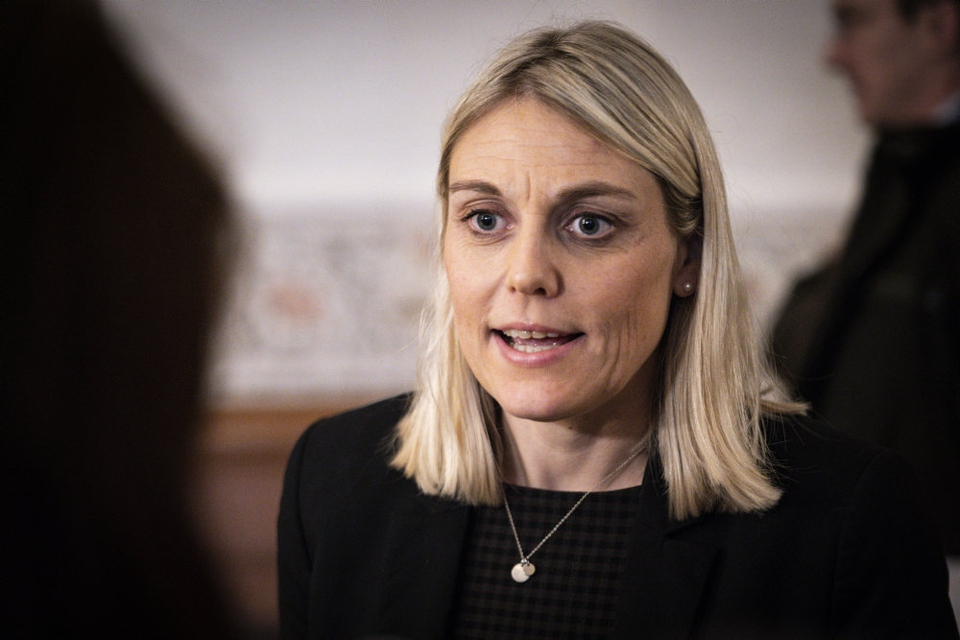 Forsvarsminister Trine Bramsen (S) kan ikke give en løftet pegefinger til hverken kronprins Frederik eller toppen af Forsvaret i sag om møder mellem parterne. (Arkivfoto)