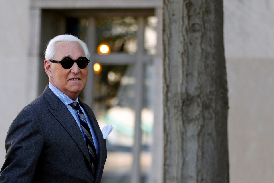 Roger Stone var i mange år Donald Trumps rådgiver. Han har tidligere beskrevet sig selv som en "ufin fupmager". Det er også velkendt, at Stone har en tatovering af tidligere præsident Richard Nixon på ryggen. (Arkivfoto)