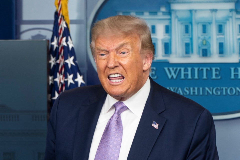 Facebook har fjernet et videoklip fra Donald Trumps Facebook-side, hvori USA's præsident hævder, at børn er "næsten immune" overfor coronavirus.