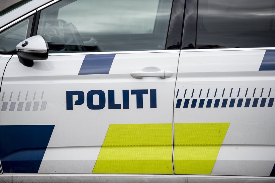 Politiet mener, at der er en sammenhæng mellem to knivstikkerier i Københavns omegn mandag eftermiddag og aften. (Arkivfoto)
