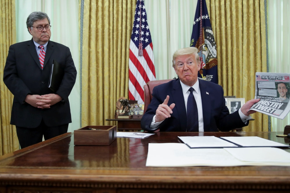 USA's præsident, Donald Trump, underskrev torsdag eftermiddag et dekret målrettet de sociale medier.