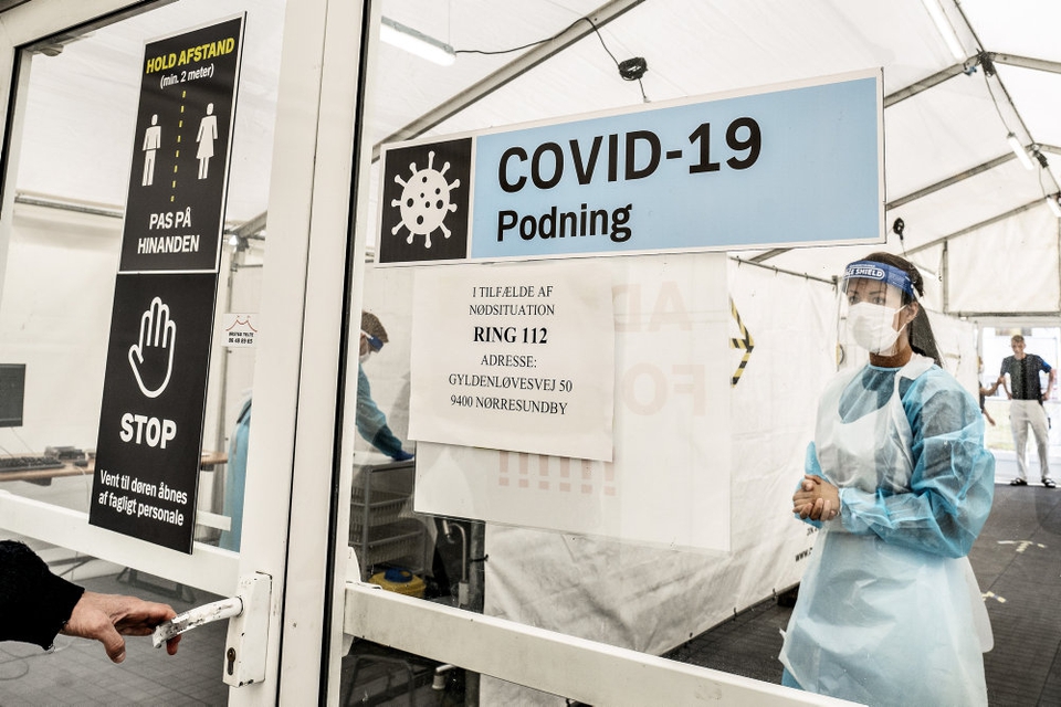 Antallet af personer i Danmark, som ifølge Statens Serum Institut er blevet testet positiv for coronavrius, har tirsdag oversteget 11.000. (Arkivfoto).