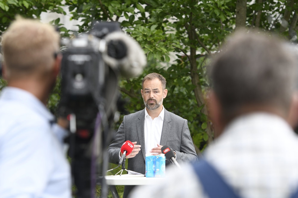 Aarhus har den seneste tid været ramt af flere corona-tilfælde. Borgmesteren advarer om situationen.