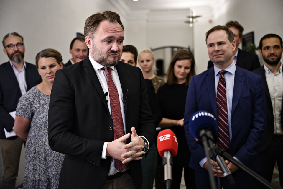 Der er stadig lang vej for klimaminister Dan Jørgensen (S) og de andre partier i Folketinget, hvis man skal nå målet om 70 procent CO2-reduktion i 2030.