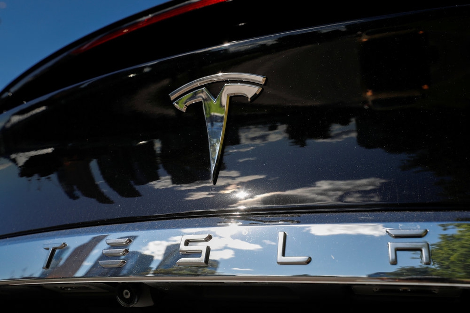 Elbilproducenten Tesla får tirsdag store tæsk på den amerikanske børs. (Arkivfoto)