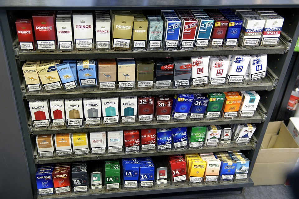 (ARKIV) Cigaretter fotograferet den 8. juni 2011. Som 18-årig er man ikke moden nok til at beslutte, at man skal ryge, lød argumentet fra nogle af eleverne, der deltog i Ungdomsparlamentet i Folketinget mandag. Det skriver Ritzau, mandag den 27. januar 2020. (Foto: Liselotte Sabroe/Ritzau Scanpix)