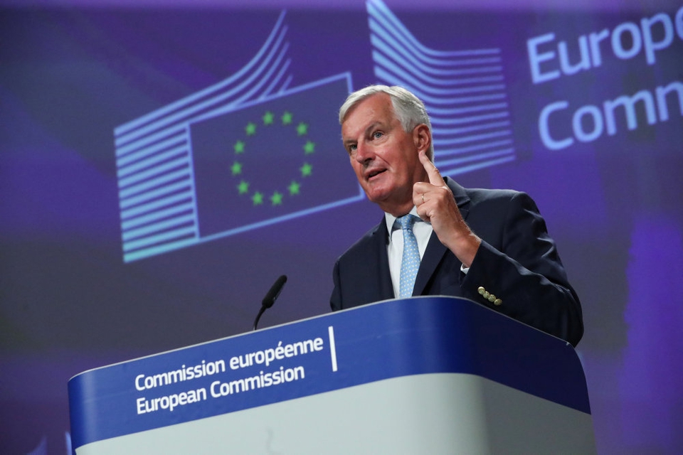 EU's chefforhandler, Michel Barnier, holder pressemøde efter en ny runde forhandlinger med sit britiske modstykke, David Frost.