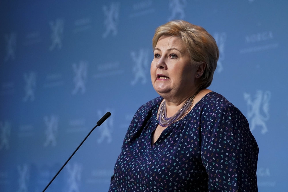Norges statsminister Erna Solberg har torsdag aften løftet sløret for en omfattende genåbning af det norske samfund den kommende tid.