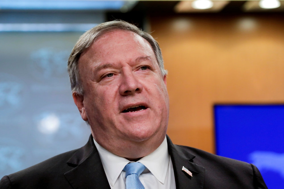 USA's udenrigsminister Mike Pompeo, som er en fremtrædende Kina-kritiker, holdt møde med kinesisk topdiplomat på Hawaii. Fredag taler han på en stor, virtuel demokratikonference, som tidligere statsminister Anders Fogh Rasmussen står bag.
