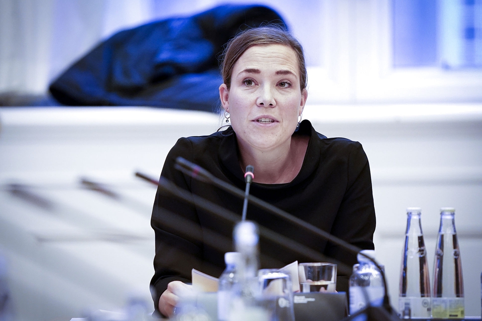 (ARKIV) Social- og indenrigsminister Astrid Krag (S) er i samråd om prostitution, på Christiansborg onsdag den 27. november 2019. Udsatte børns indflydelse på deres eget liv skal øges, og økonomien i kommunerne må ikke afgøre, om et barn skal anbringes, lyder det fra regeringen. Det skriver Ritzau, mandag den 13. januar 2020. (Foto: Liselotte Sabroe/Ritzau Scanpix)