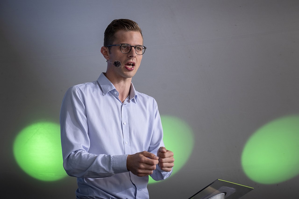 Alex Vanopslagh, Liberal Alliances partileder, taler på Folkemødet i Allinge på Bornholm i 2019. (Foto: Johan Wessman/News Øresund)