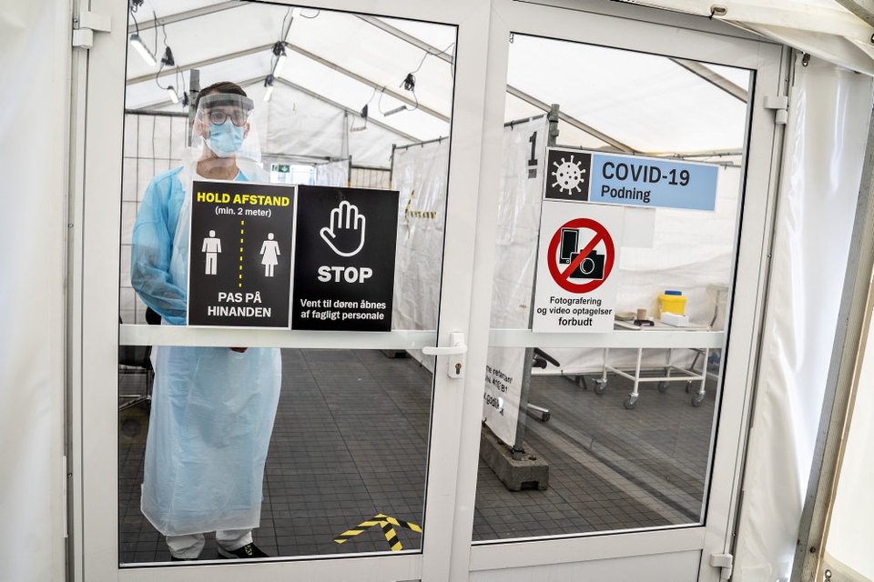 Når man er blevet testet for coronavirus skal man logge på hjemmesiden sundhed.dk med NemID for at se resultatet på testen. (Arkivfoto)