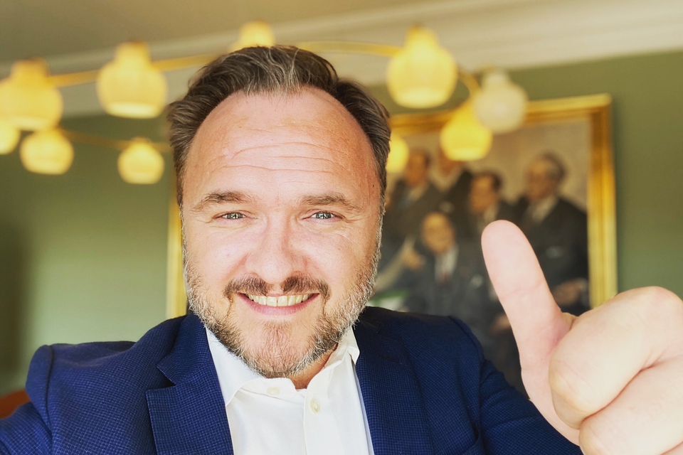 - Så er klimaloven endeligt vedtaget i Folketinget! En god dag for klimaet, skriver klimaminister Dan Jørgensen på sin Twitter.