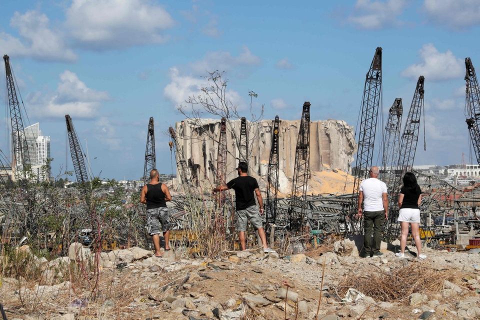 Tirsdagens eksplosion i den libanesiske hovedstad, Beirut, har medført enorme ødelæggelser. 158 er døde som følge af eksplosionen, mens 6000 blev såret.