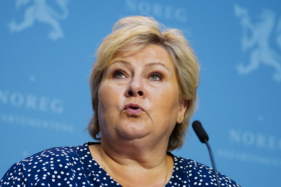 Norges statsminister, Erna Solberg, advarede allerede i sidste uge mod al unødvendig udrejse af landet.