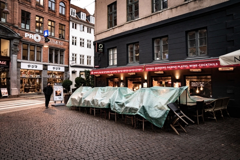 Det største fald i beskæftigelsen i januar var inden for hoteller og restauranter, hvor antallet af lønmodtagere faldt med 9000. (Arkivfoto)