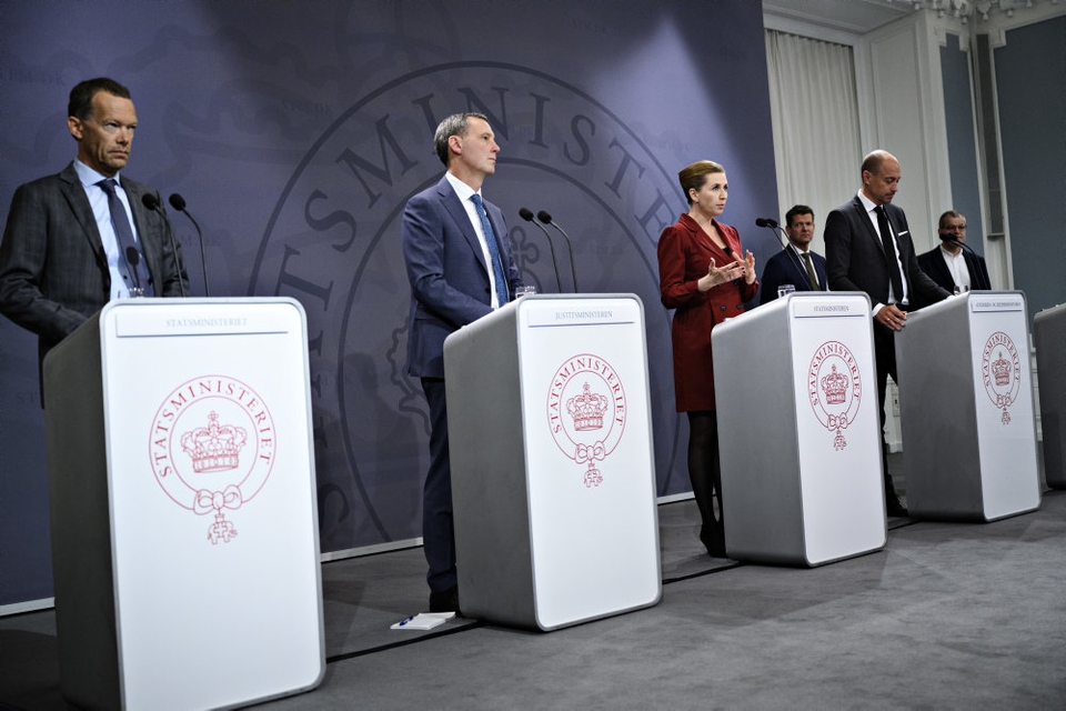 Statsminister Mette Frederiksen (S) lukkede store dele af samfundet 11. marts under coronaudbruddet. (Arkivfoto).