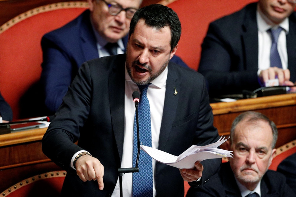 Matteo Salvini forud for afstemningen i det italienske senat onsdag, hvor et flertal stemte for at fratage ham den parlamentariske immunitet. Salvini stod i sin tid som indenrigsminister for en meget stram kurs over for migration. Han nægtede i flere tilfælde redningsskibe at lægge til i italienske havne.