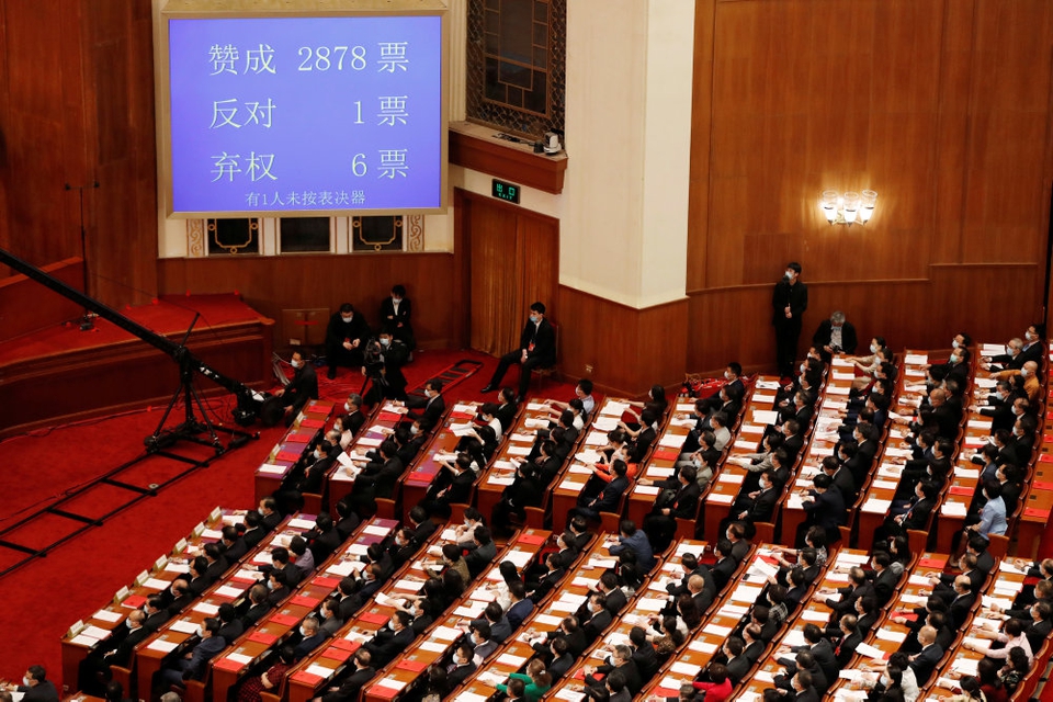 Folkekongressen i Beijing har vedtaget omstridt sikkehedslov for Hongkong. Folkekongressen med over 2800 delegerede er Kinas lovgivende forsamling. Den er i stor udstrækning et ceremonielt organ i den kommunistiske etpartistat Kina.