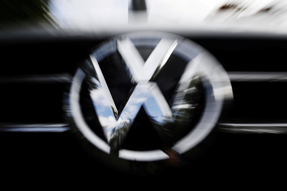 Tysklands øverste civile domstol siger i en med spænding imødeset dom mandag, at en 65-årig mand i princippet har ret til erstatning for købet af en VW Sharan i 2014 som følge af dieselgate. Dette er blot en af de 11 millioner biler, som på verdensplan var forsynet med snydesoftware. Tusindvis af sagsanlæg ventes nu at følge.