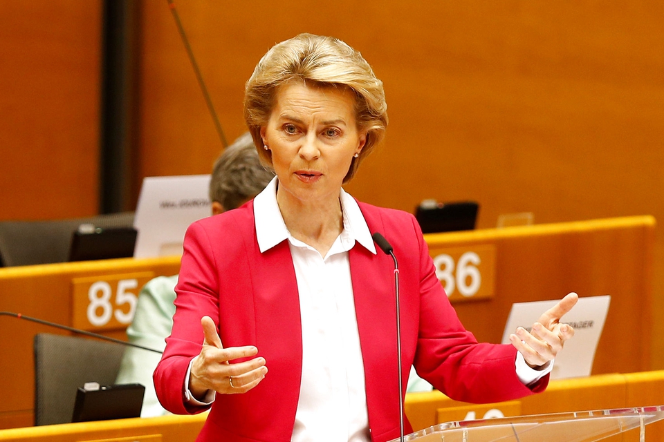 European Commission President Ursula von der Leyen addresses the Plenary of the European Parliament, amid the coronavirus disease (COVID-19) outbreak, in Brussels. (Foto: Johanna Geron/Reuters/Ritzau Scanpix)