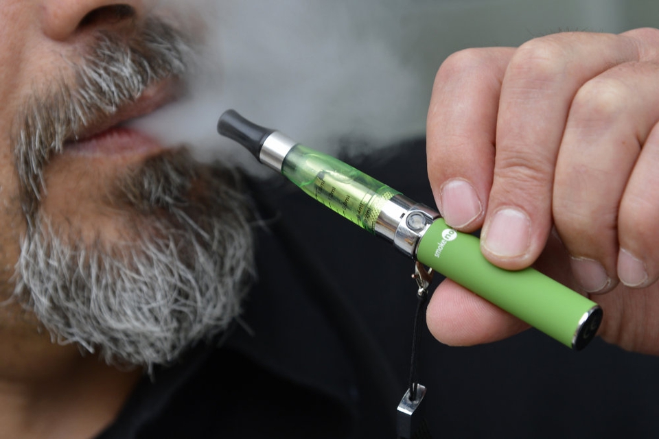 E-cigaretten er på få år blevet et populært nydelsesmiddel. (Arkivfoto)