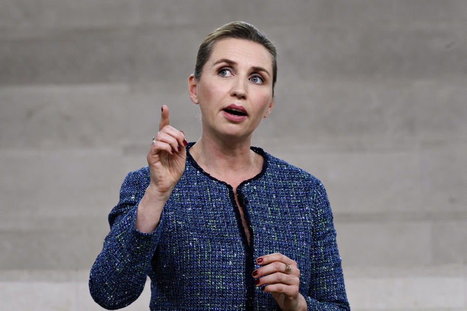Mette Frederiksen (S) har sendt en mail til partilederne på Christiansborg om, hvad der skal regnes på forud for forhandlingerne om yderligere åbning af samfundet onsdag. (Arkivfoto)